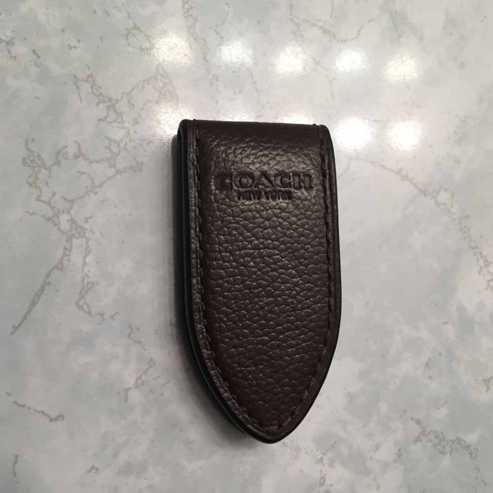 🎉 FINAL PRICE 🎉Brown Leather Coach money clip